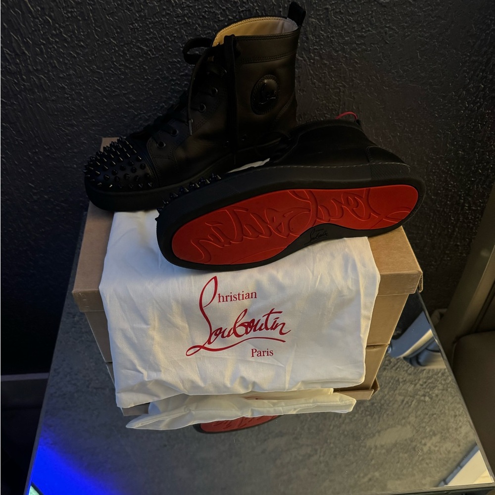 Like new Christian Louboutin Lou Spikes Flat - calf leather